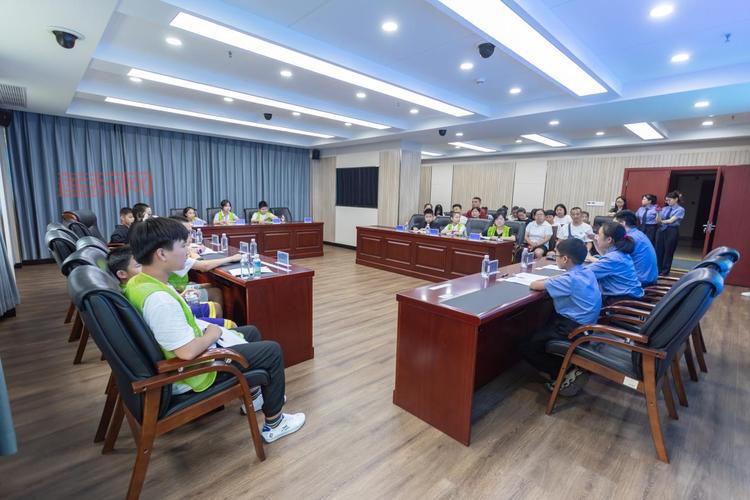 边境检察官2下载：精彩续作，沉浸式边境检查体验！