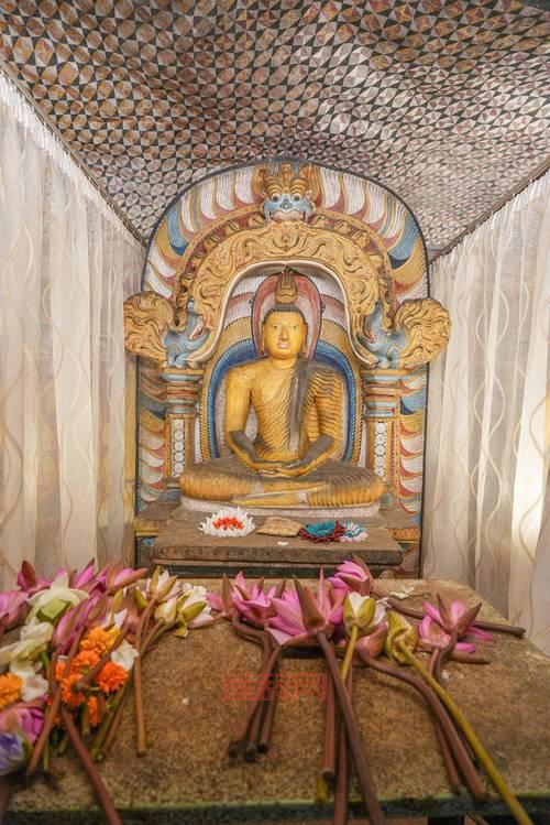 全神教的起源与发展：探索宗教与超自然的交汇点