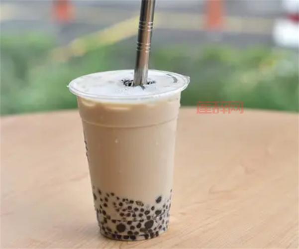 热量对比：奶茶、啤酒、可乐谁才是热量之王？